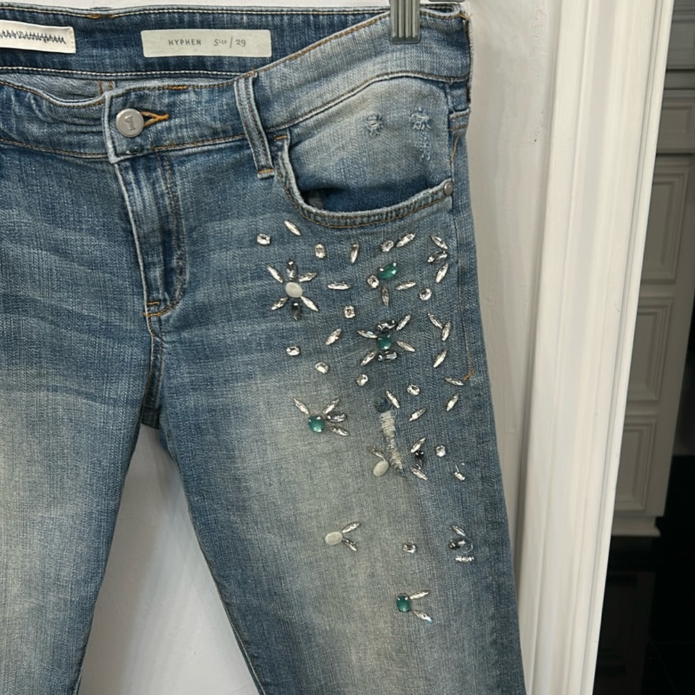 Pilcro and the Letterpress “Hyphen” jeweled jeans size 29
